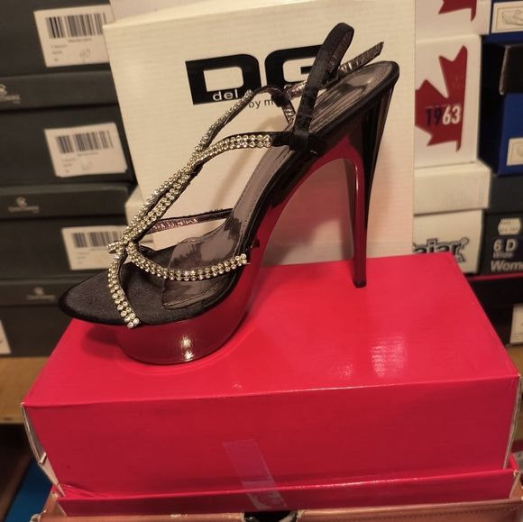 Ladies fashion heels Spring arrival. - Picture 2 of 4